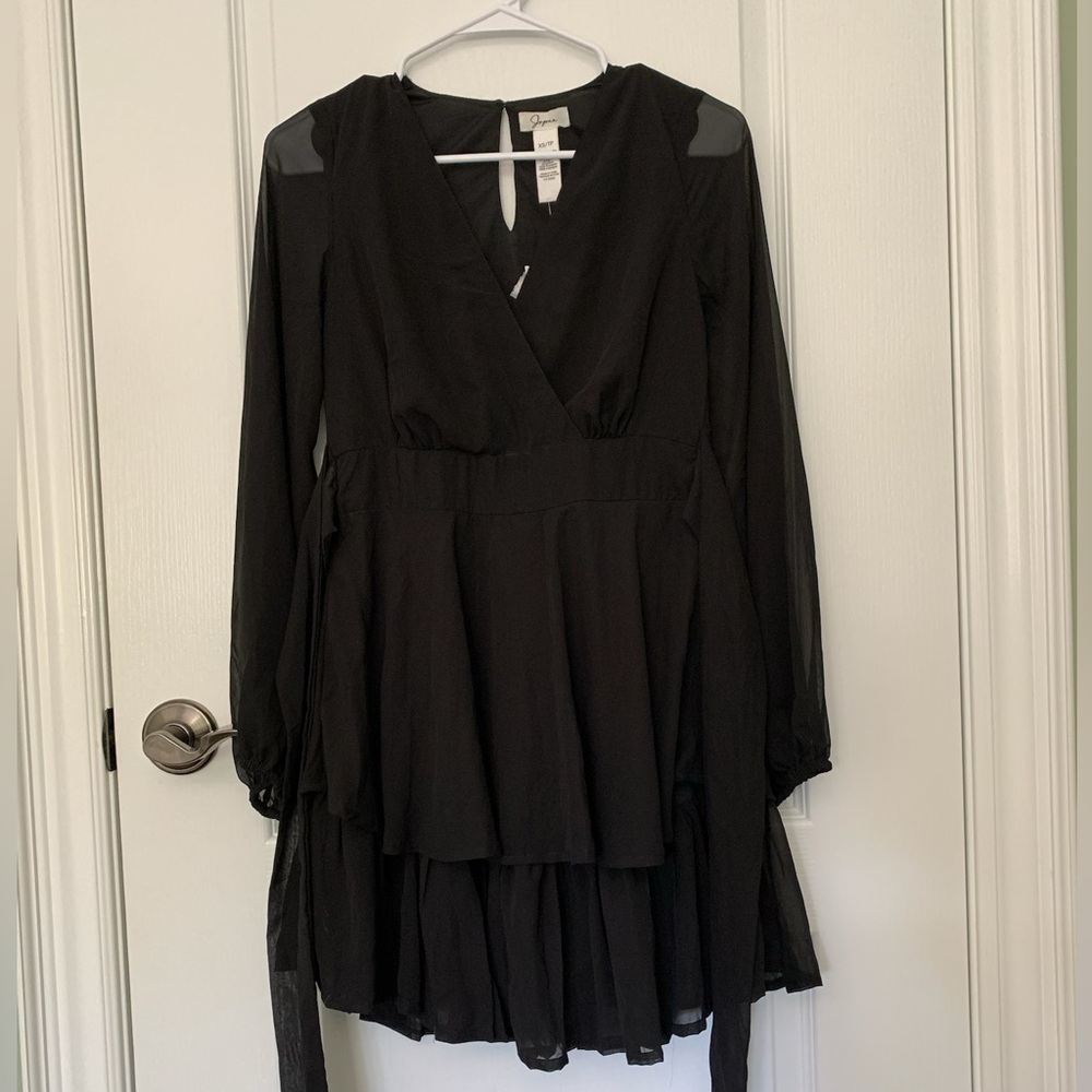 Lantern sleeve tie waist v neck black dress